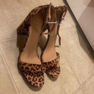 Size 11 Leopard print heels